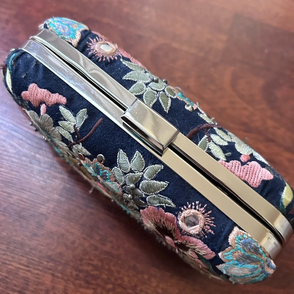 NWT w/ defect Zara Embroidery Beaded Clutch Box MINAUDIÈRE